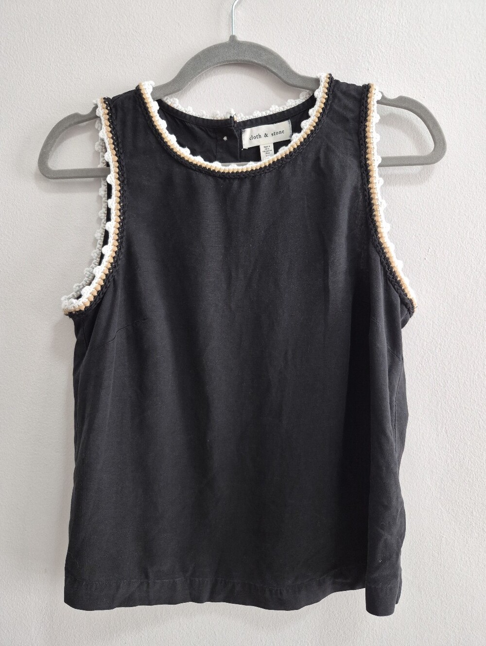 Cloth & Stone Crochet Trim Button Back Tank Size XS